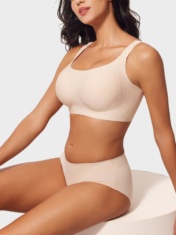 Emma | Comfortable Wireless Padded Bra with Adjustable Straps 2