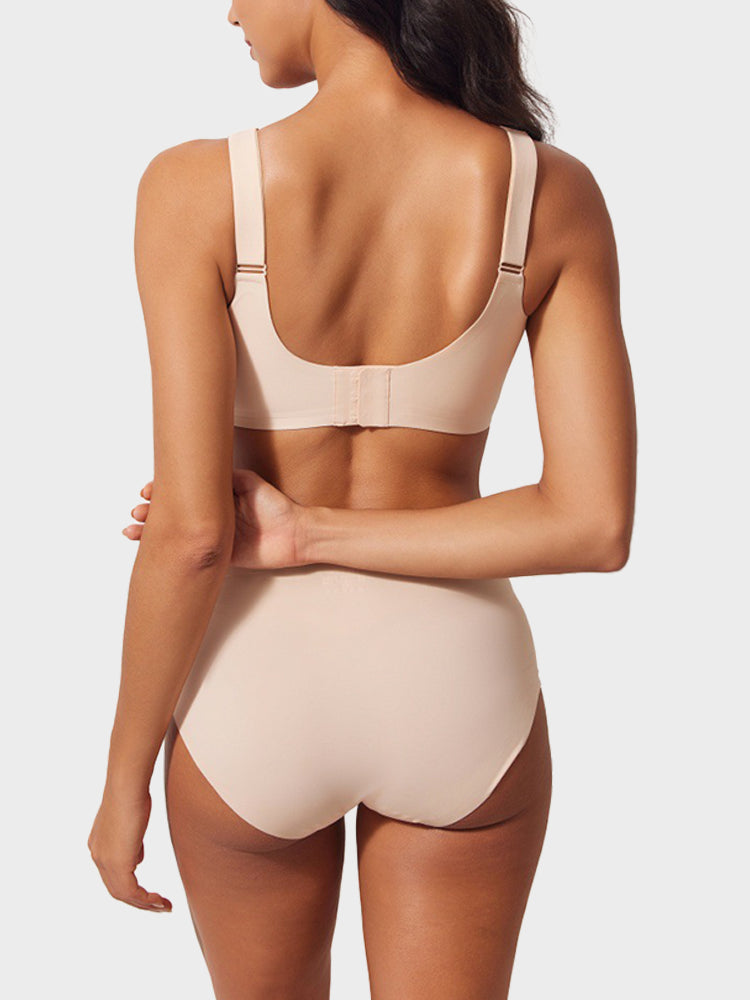 Emma | Comfortable Wireless Padded Bra with Adjustable Straps 3